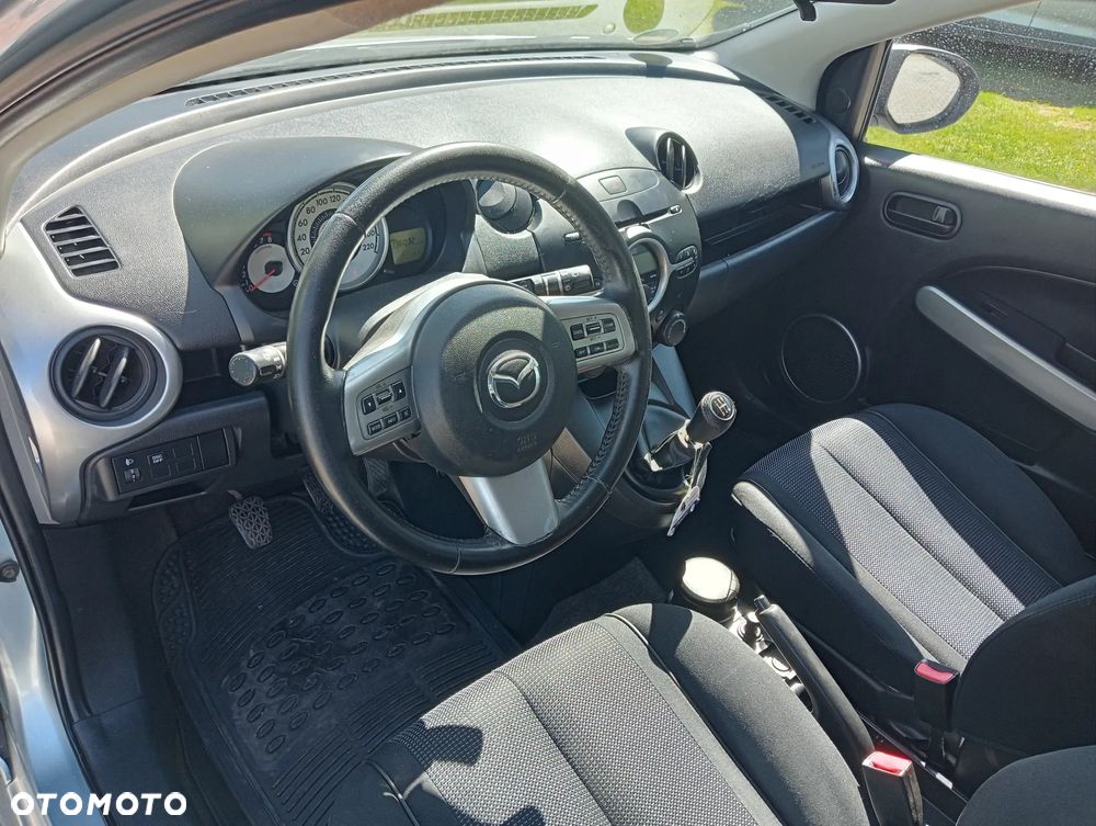 Mazda 2 - 16