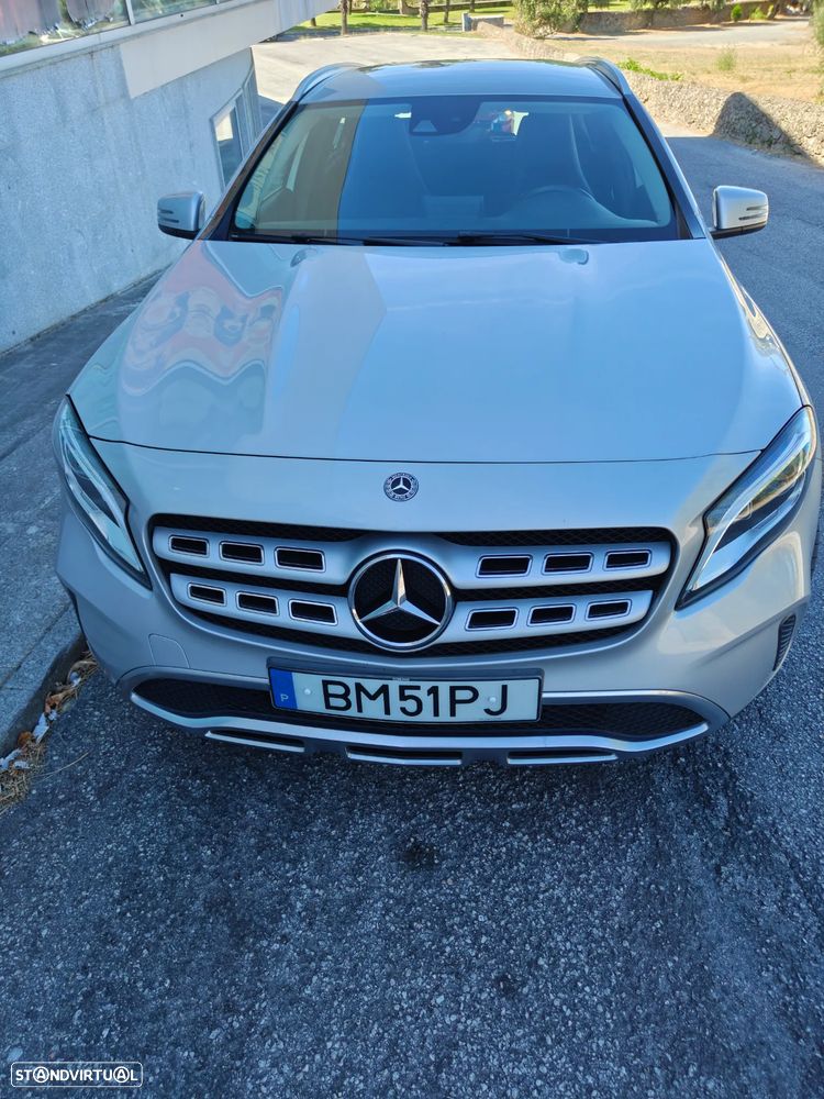 Mercedes-Benz GLA 180 - 11