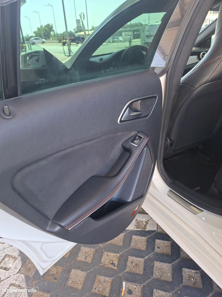 Mercedes-Benz CLA 200 d 7G-DCT AMG Line — fotografia 10