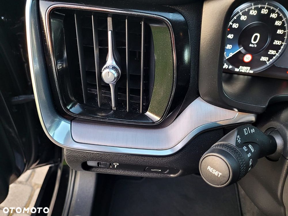 Volvo V60 D3 Geartronic Momentum Pro - 19