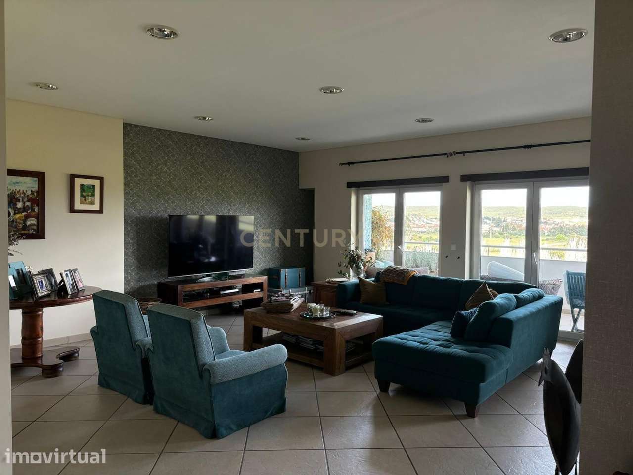 Edifício Moderno no Entroncamento com Vista Panorâmica e Luxo - Grande imagem: 2/25