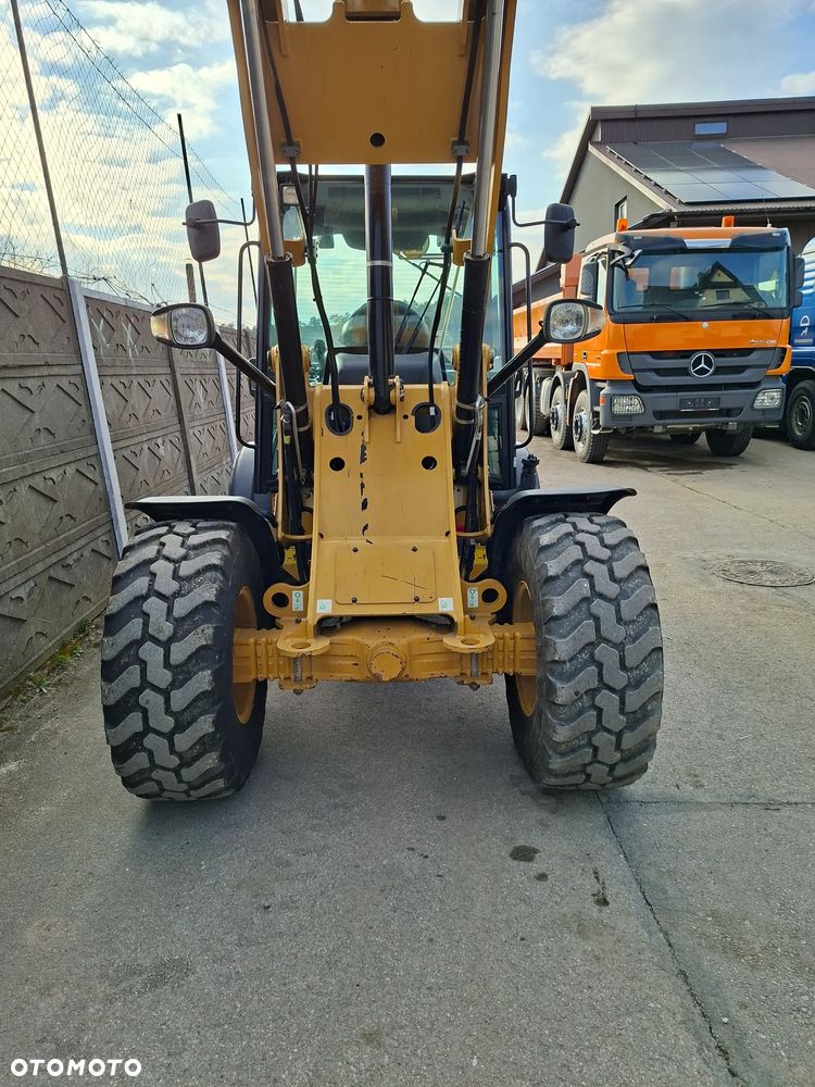 Caterpillar CAT 906 M - 17
