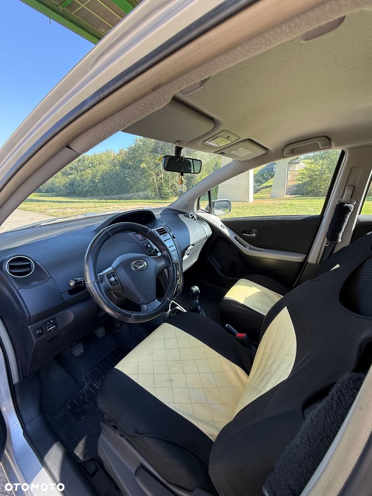 Toyota Yaris - 4