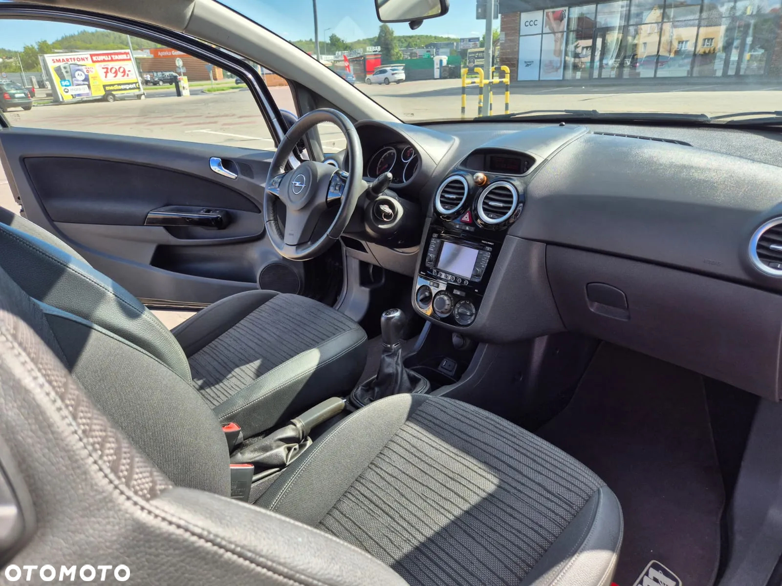 Opel Corsa 1.2 16V Cosmo - 12