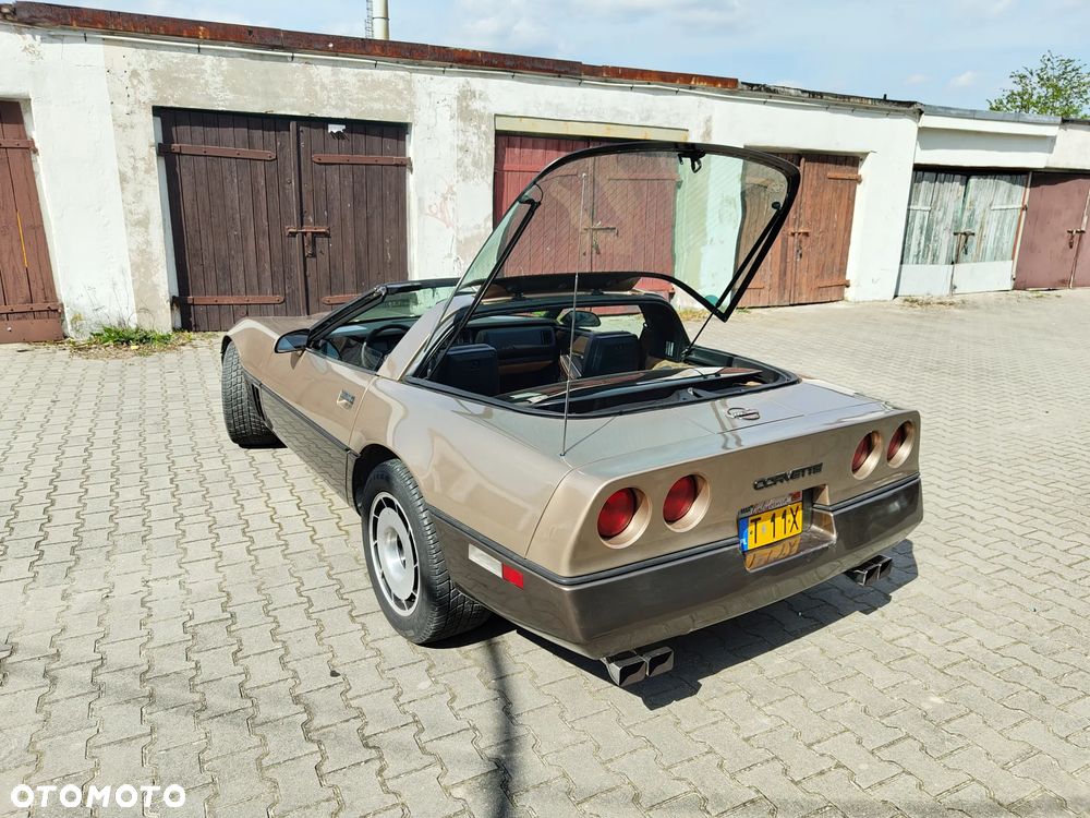 Chevrolet Corvette - 5