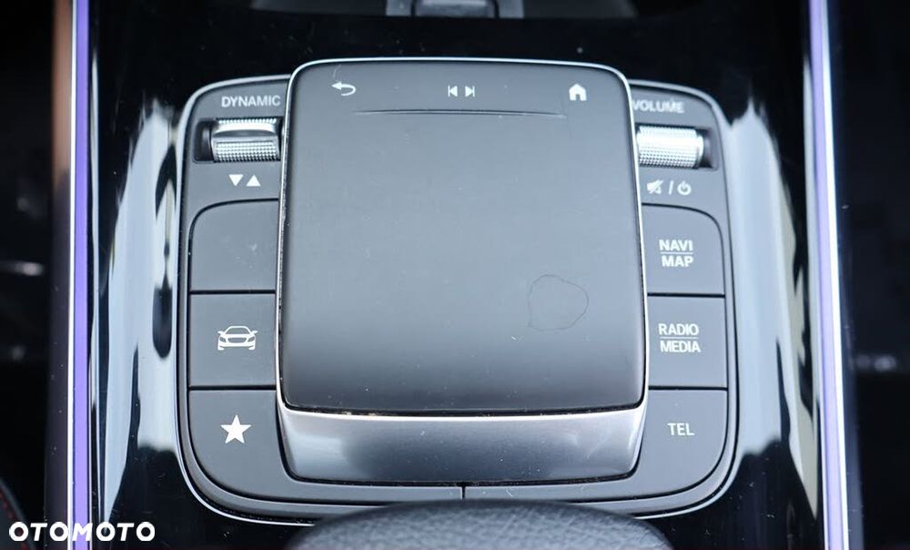 Mercedes-Benz GLA - 24
