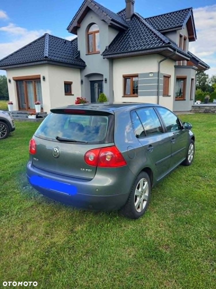 Volkswagen Golf 1.6 FSI Comfortline - 5
