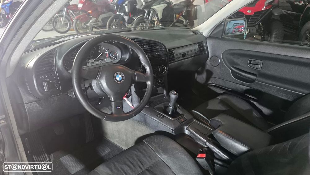 BMW 320 i Coupé M Sport - 7