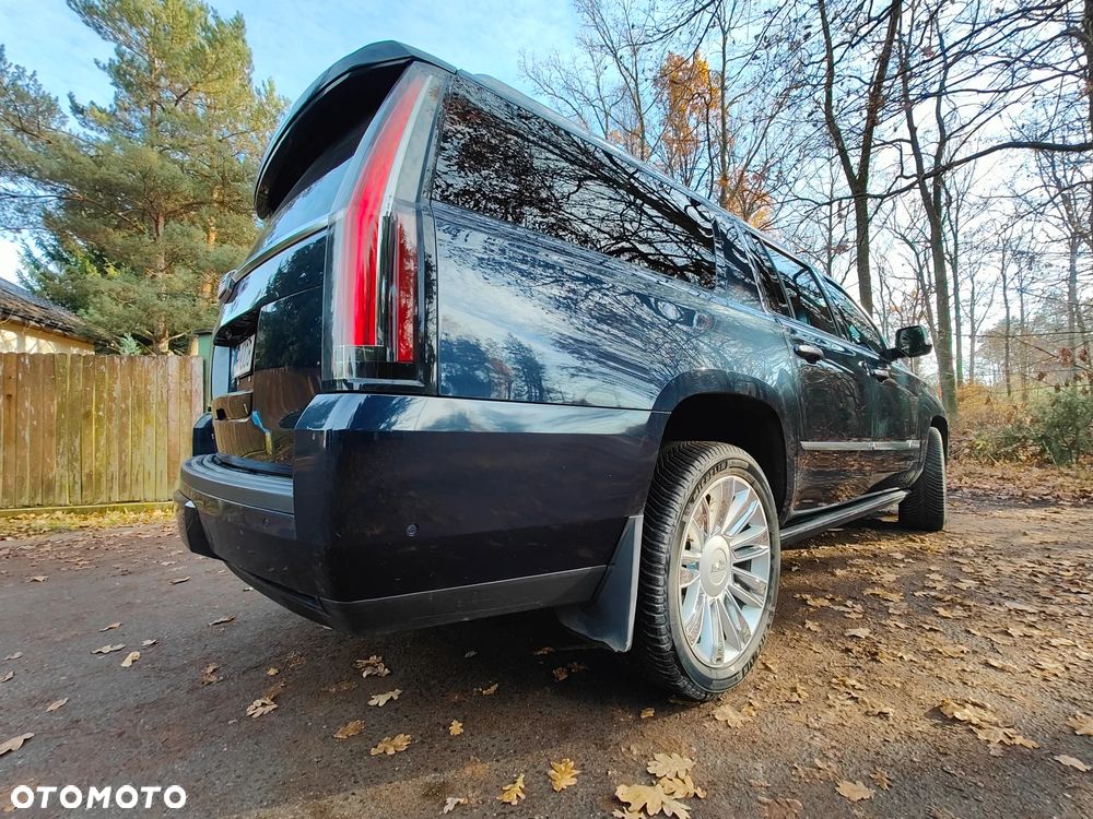 Cadillac Escalade - 12