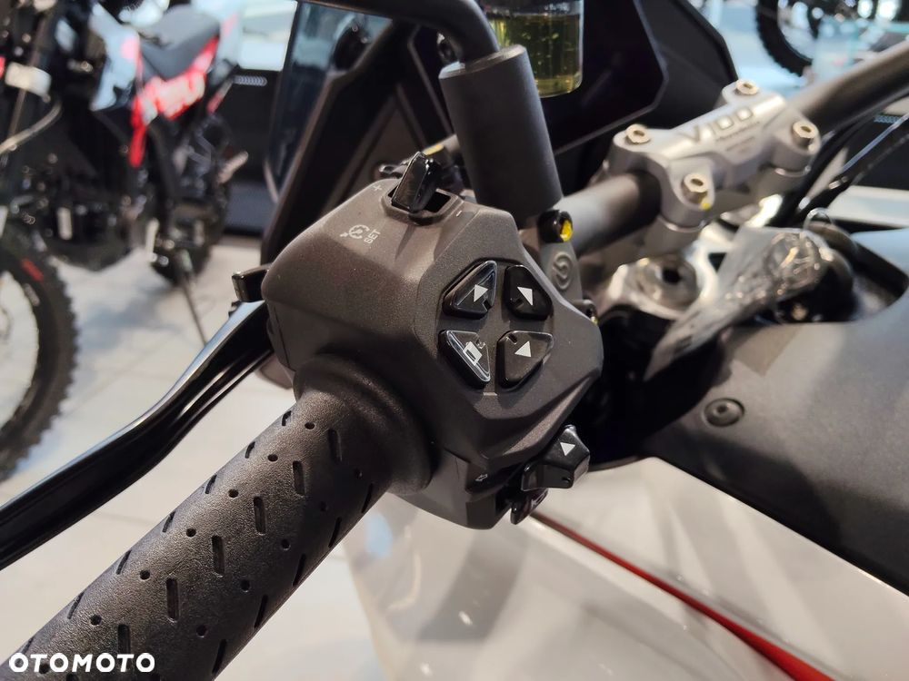 Moto Guzzi V100 Mandello - 7