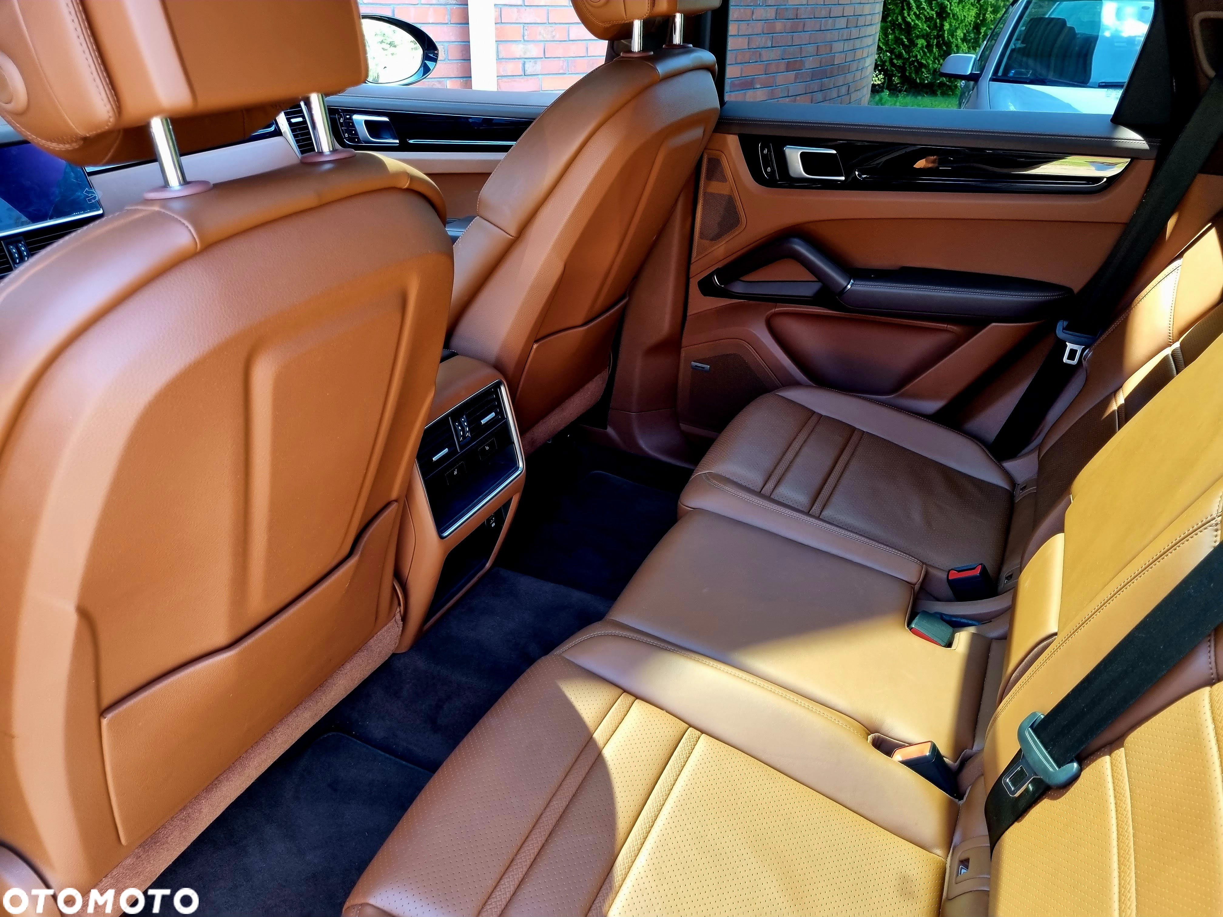 Porsche Cayenne - 12