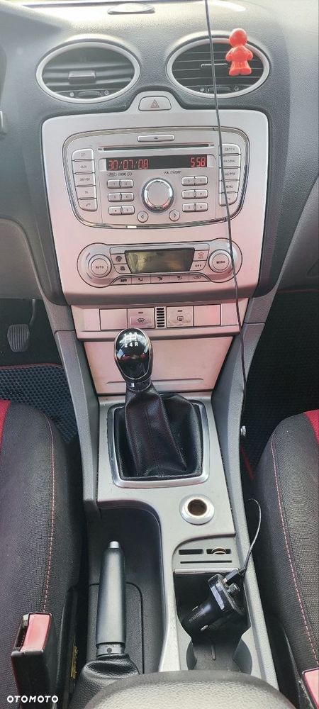 Ford Focus 1.6 Trend - 8