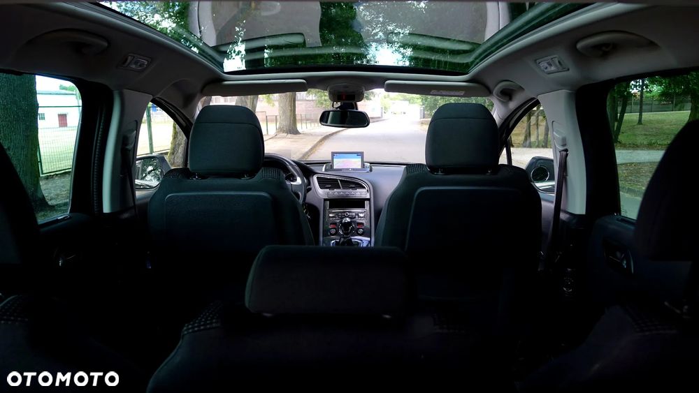 Peugeot 5008 1.6 THP Premium - 33