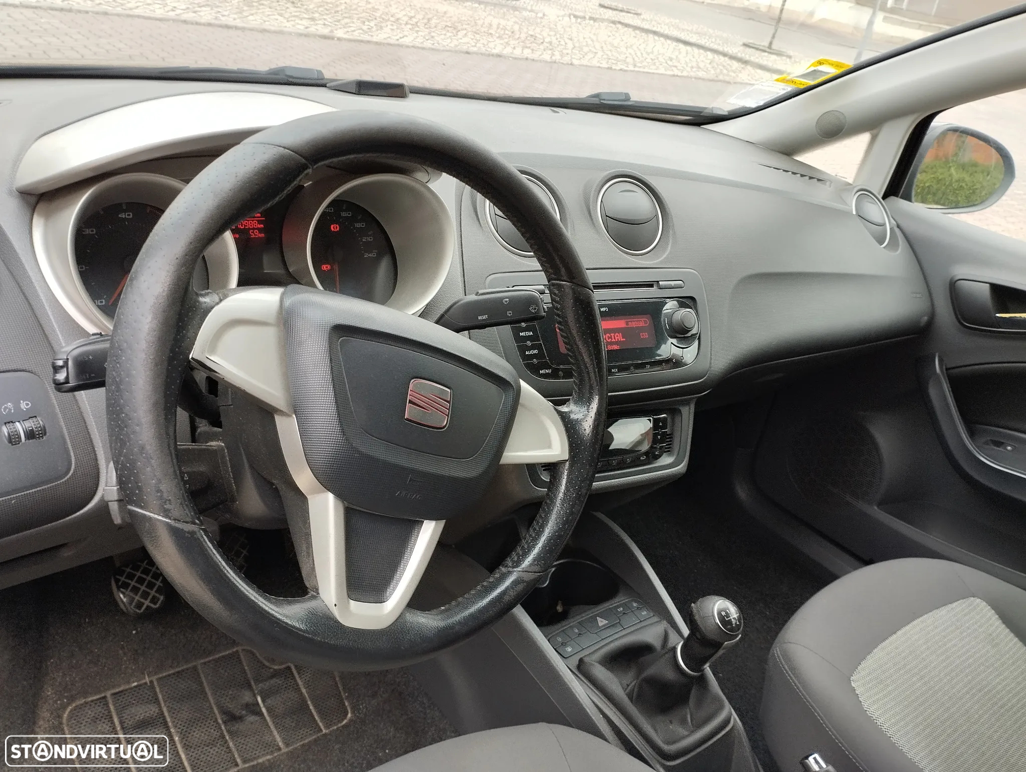 SEAT Ibiza 1.9 TDi Style DPF - 8