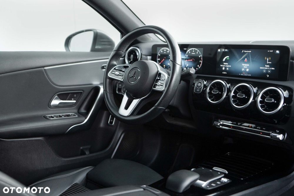 Mercedes-Benz Klasa A 180 Progressive 7G-DCT - 24