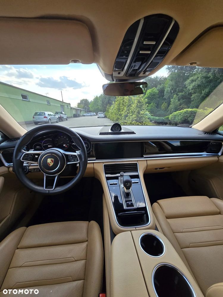 Porsche Panamera 4 - 7