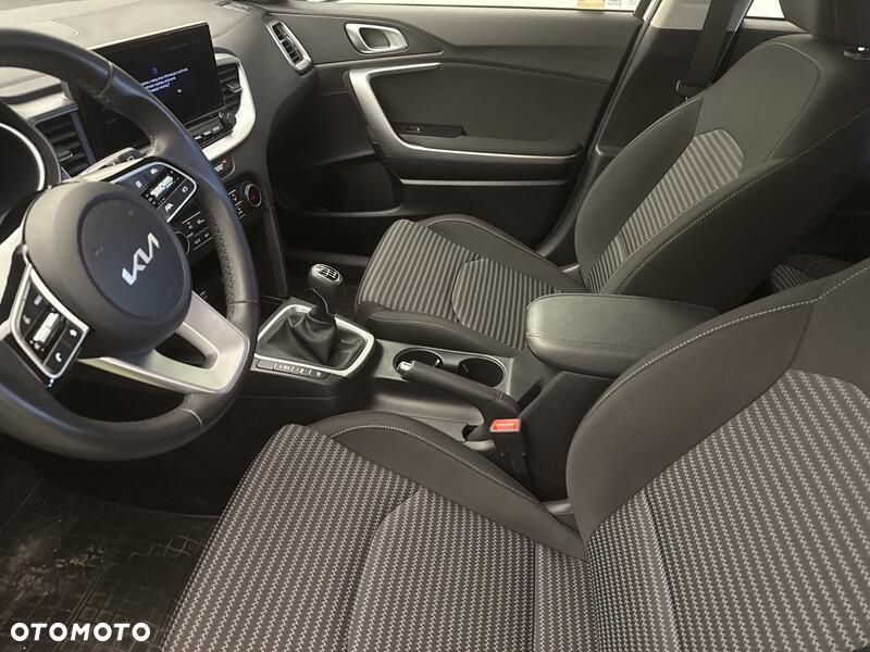 Kia Ceed 1.5 T-GDI M - 11