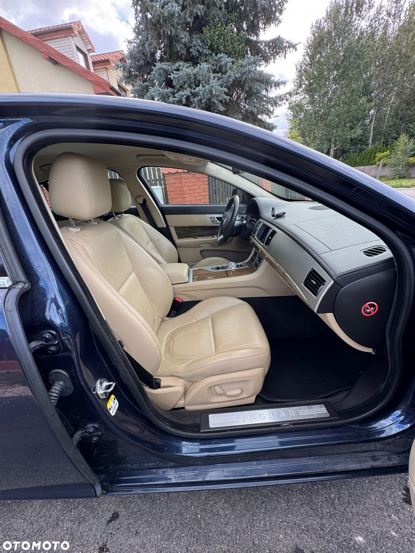 Jaguar XF 2.2 D Premium Luxury - 16