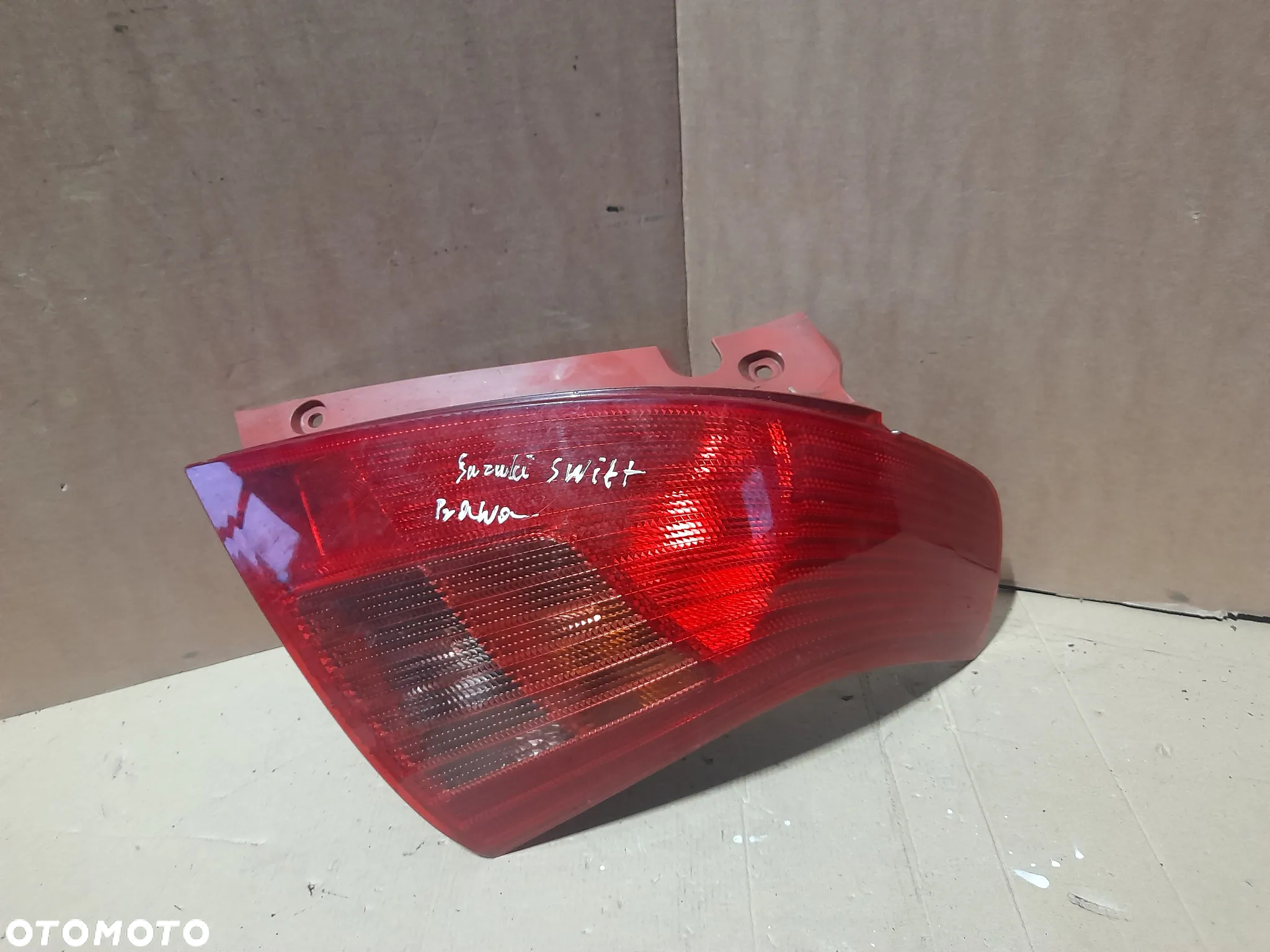 Lampa tylnia Suzuki Swift III - 2