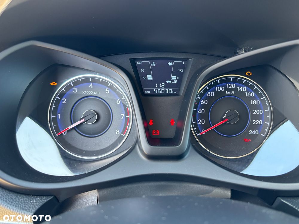 Hyundai ix20 1.4 blue - 16