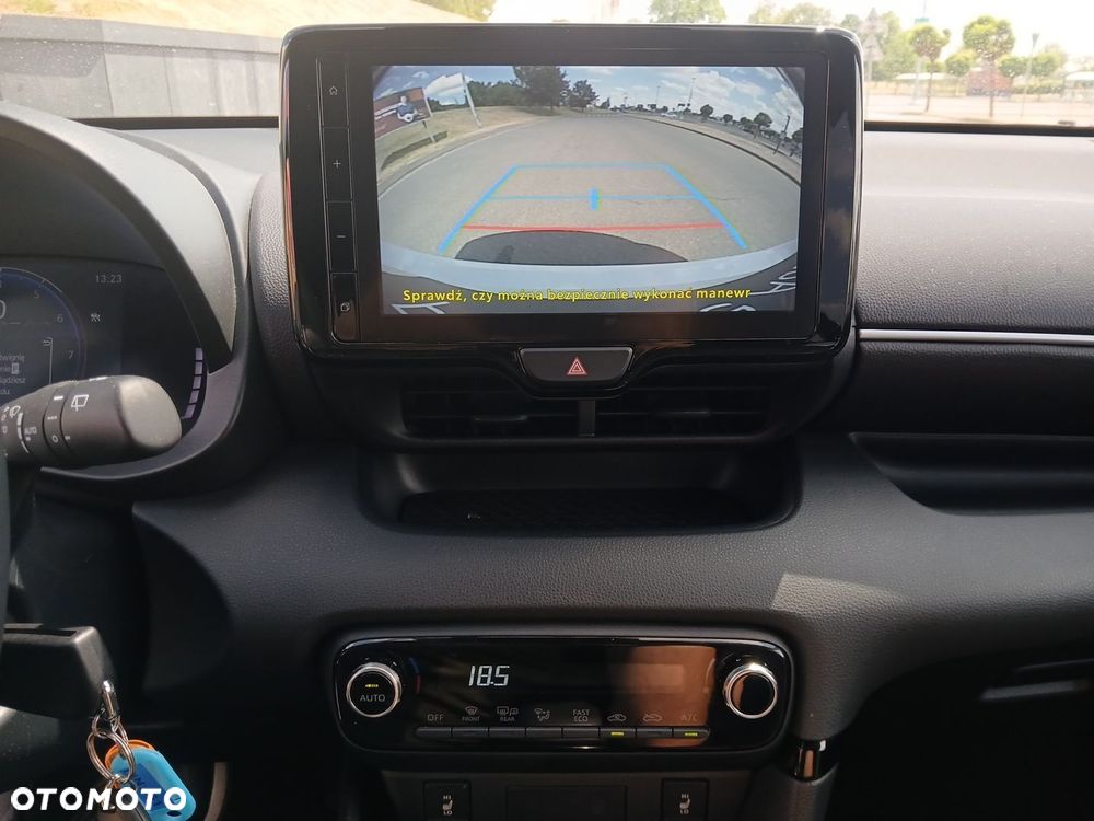 Toyota Yaris Hybrid 1.5 Style - 33