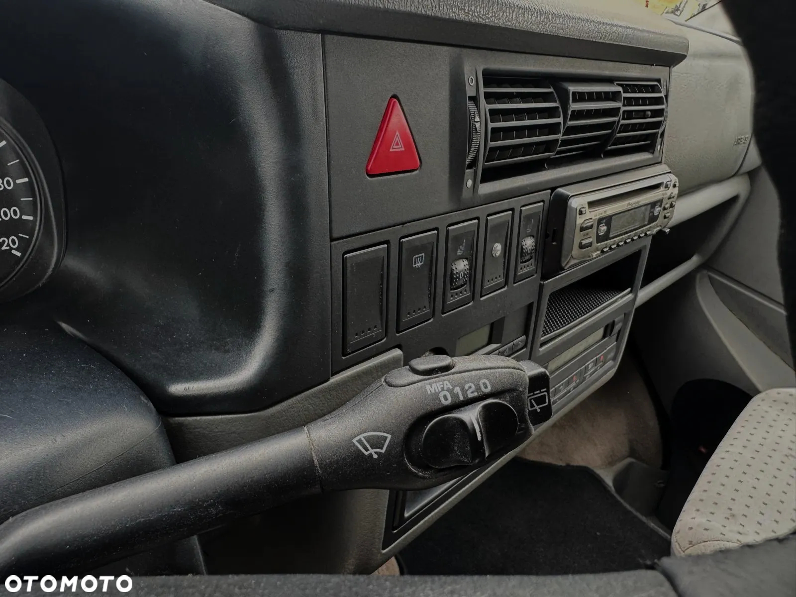 Volkswagen Transporter - 21
