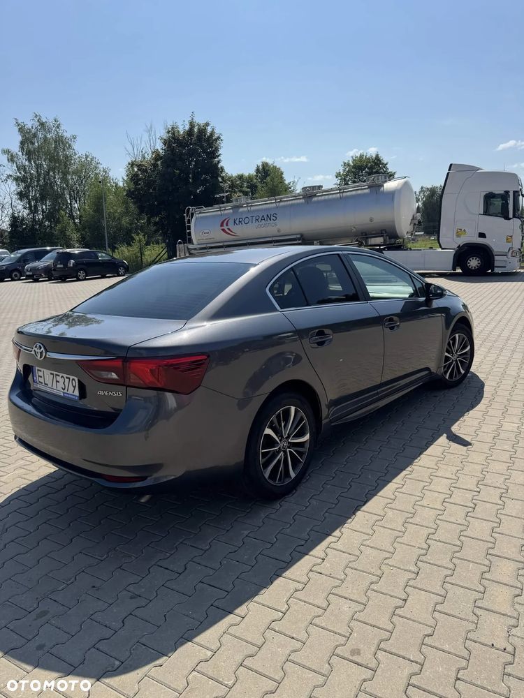 Toyota Avensis 2.0 D-4D Premium - 3