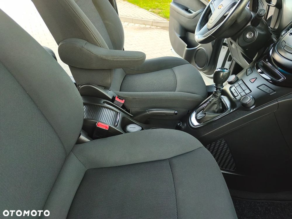 Chevrolet Orlando - 22