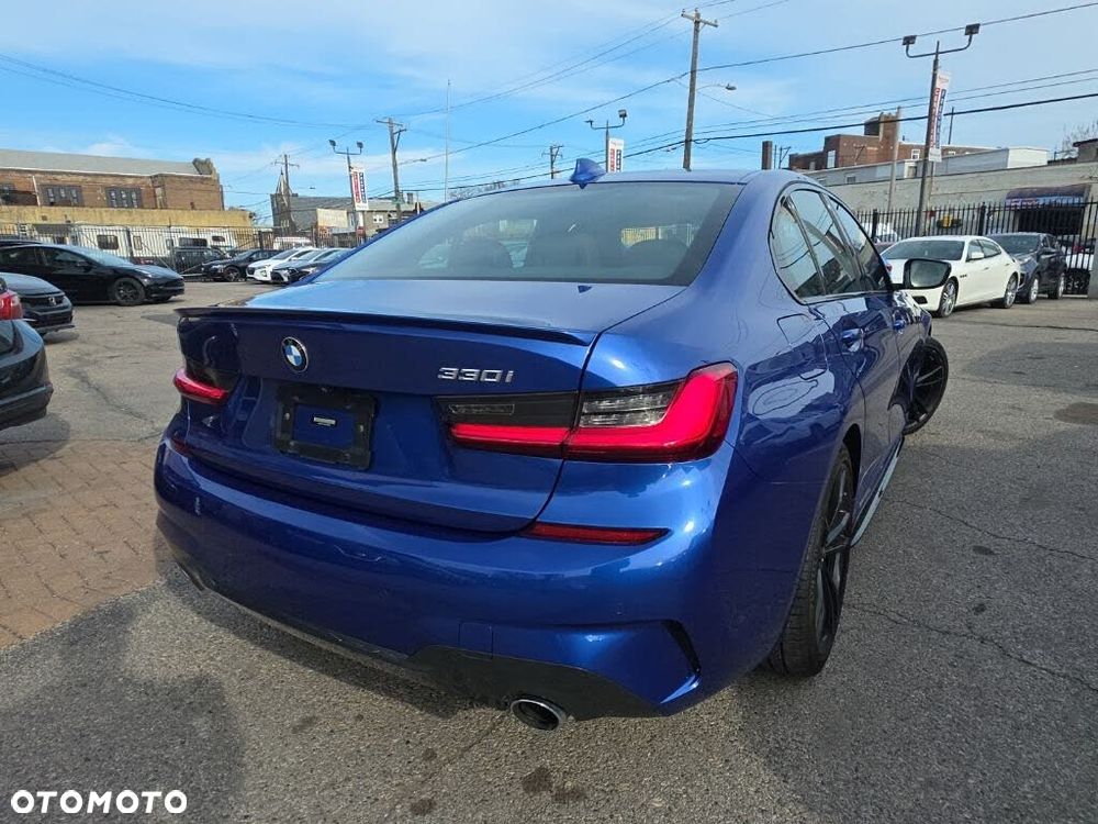 BMW Seria 3 330i xDrive M Sport - 3