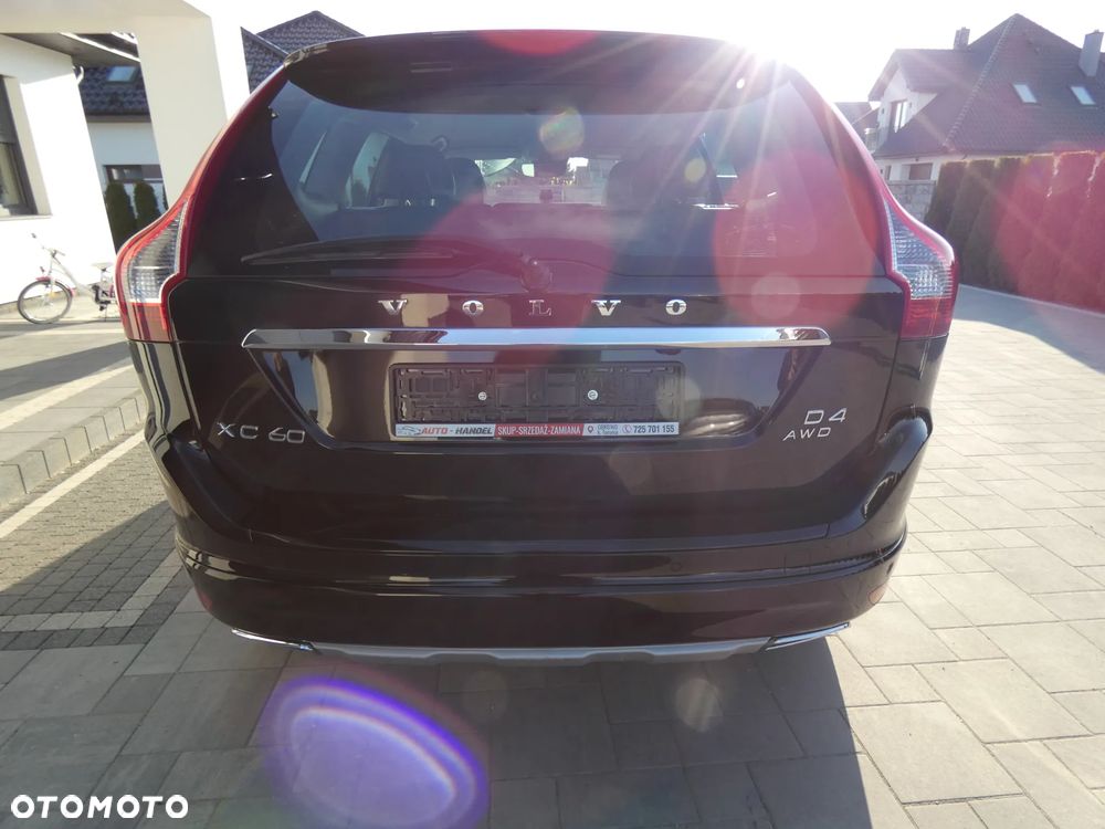 Volvo XC 60 D5 AWD Geartronic Summum - 12