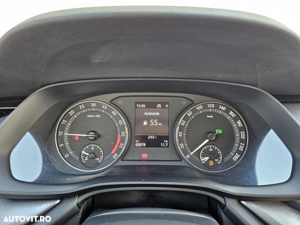 Skoda Octavia 2.0 TDI DSG Ambition - 10