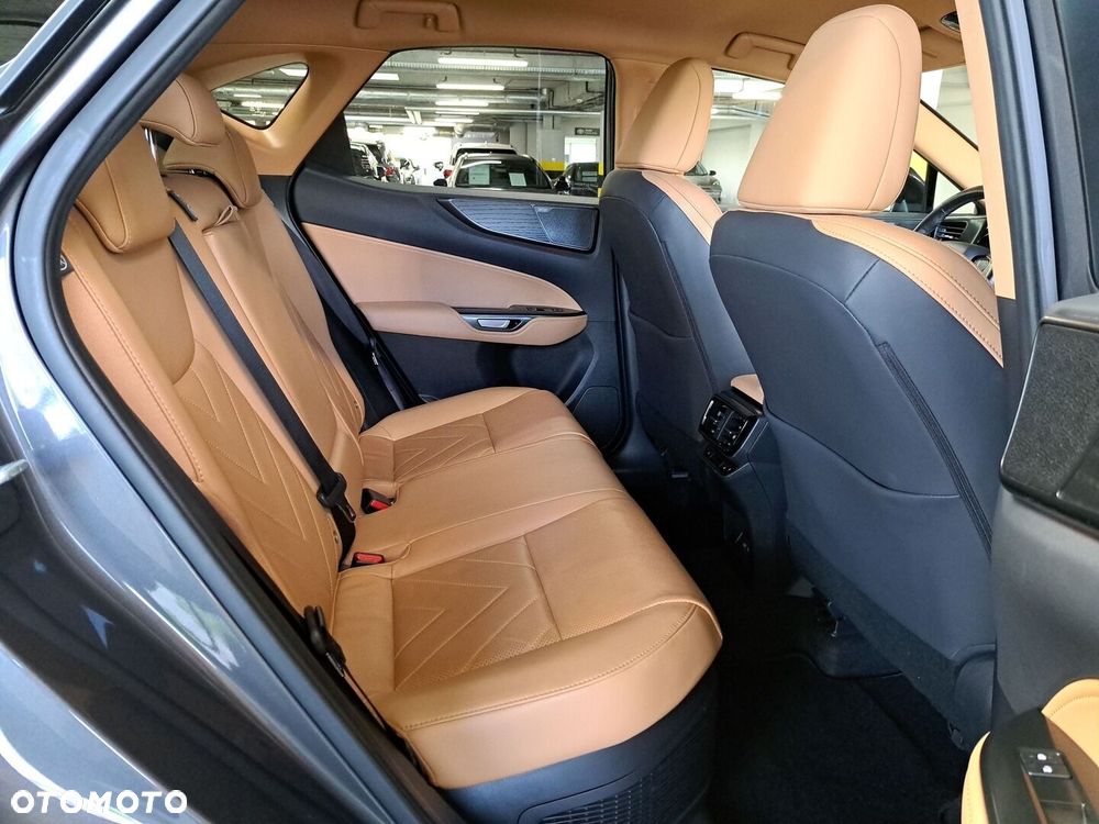 Lexus NX 350h Omotenashi AWD - 15