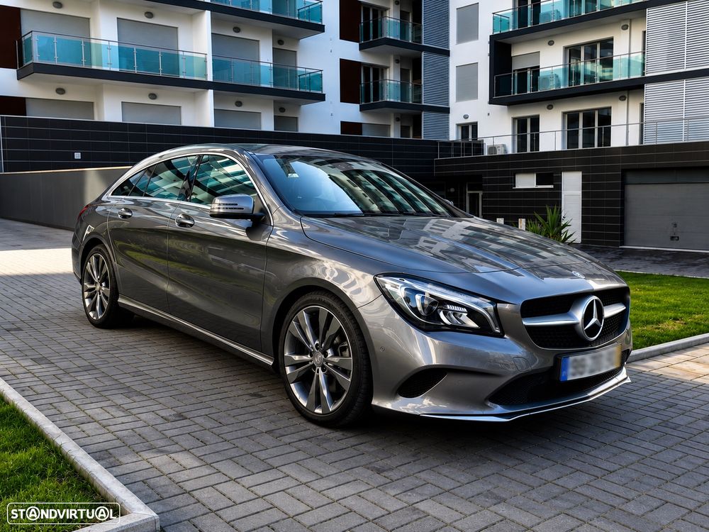 Mercedes-Benz CLA 180 d Shooting Brake AMG Line - 1