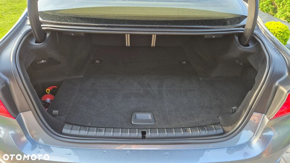 BMW Seria 5 530e PHEV - 27