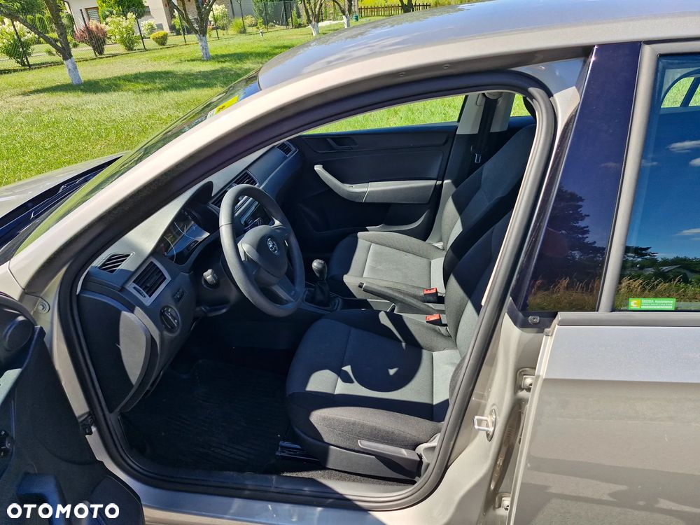 Skoda RAPID 1.2 TSI Active - 9