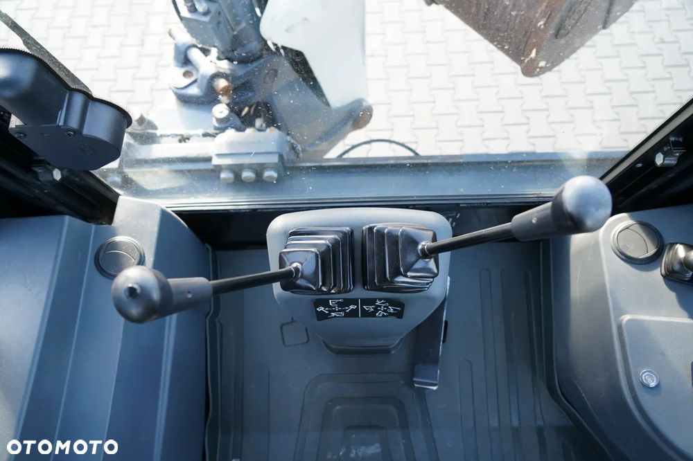 Terex TLB 990 / KOPARKO-ŁADOWARKA / KOMPLET ŁYŻEK / 3 300 MTH / - 34