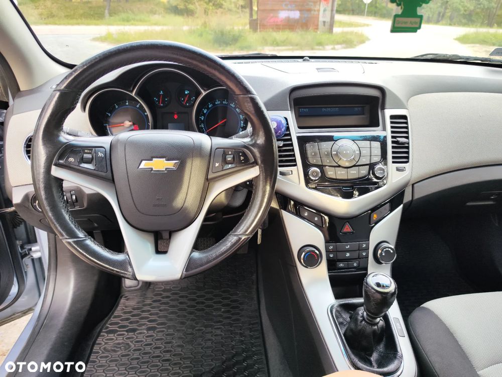 Chevrolet Cruze 1.6 LS - 7