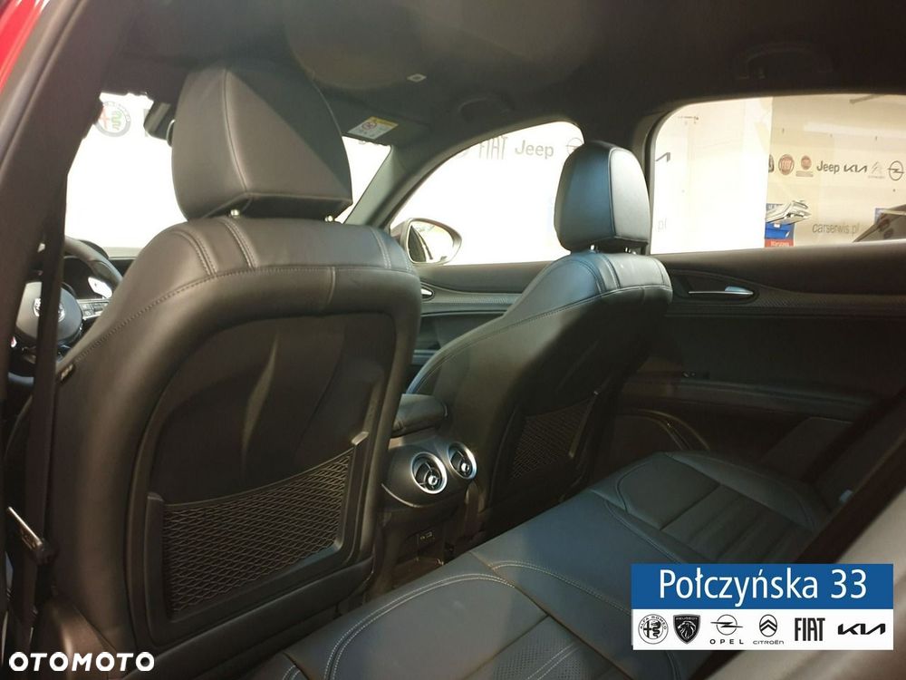 Alfa Romeo Stelvio - 16