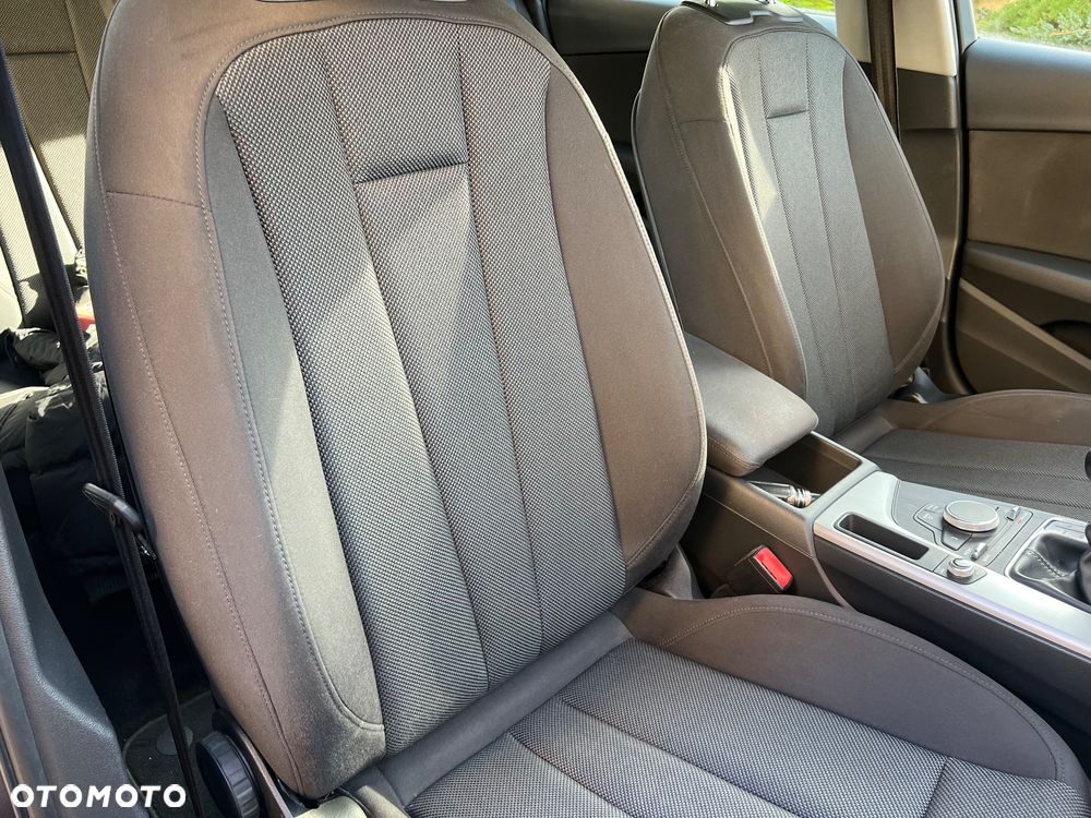 Audi A4 Avant 2.0 TDI DPF Ambiente - 31