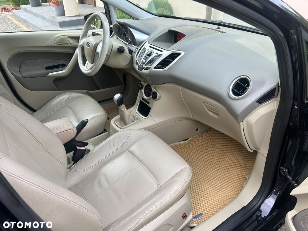 Ford Fiesta 1.4 Ghia - 2