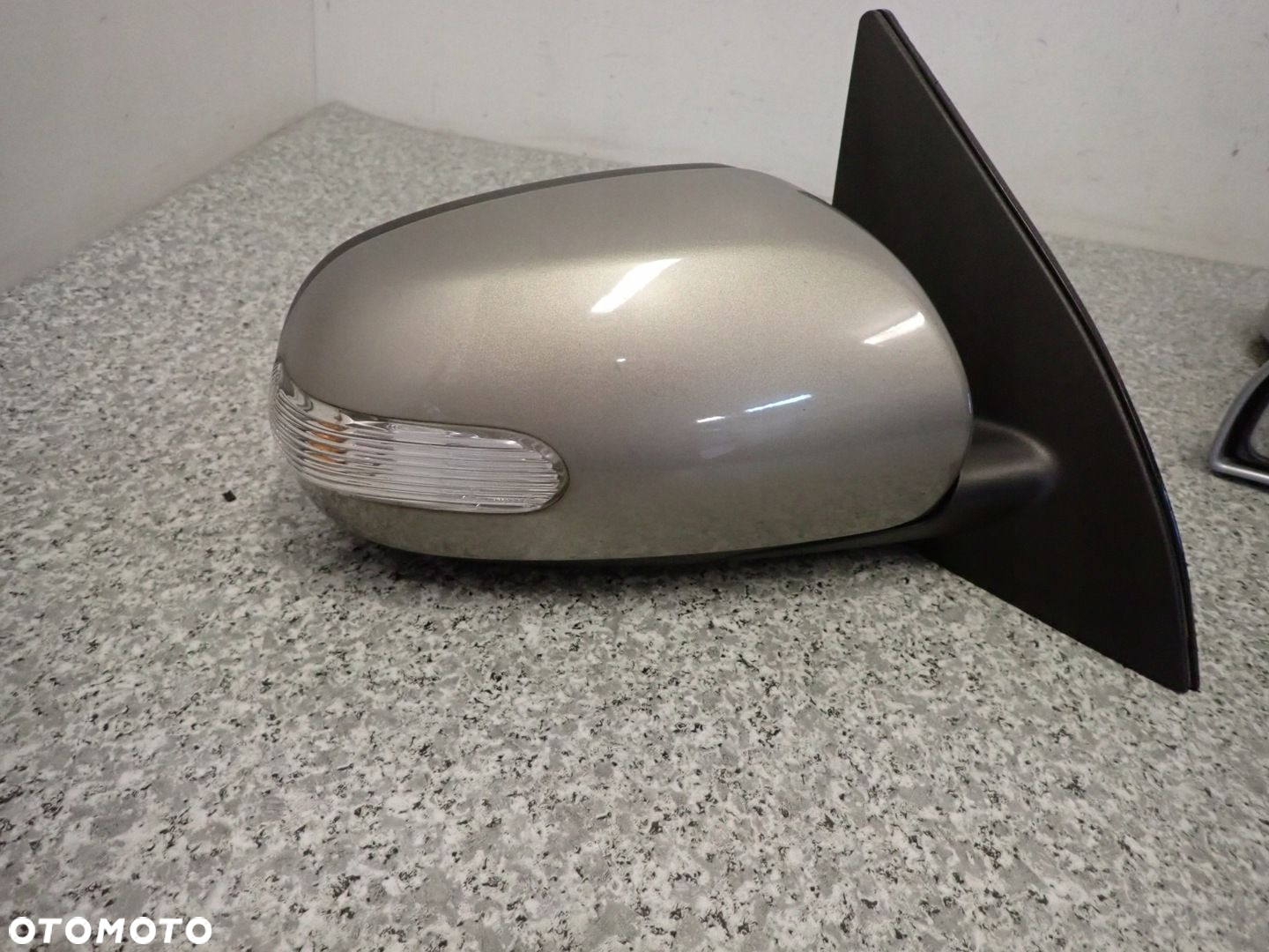 KIA CEED 09-11 LUSTERKO PRAWE ELEKTRYCZNE 8 PIN A3 - 7