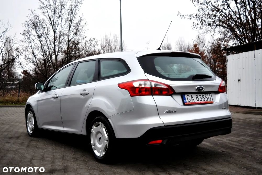 Ford Focus 1.6 TDCi DPF Ambiente - 4