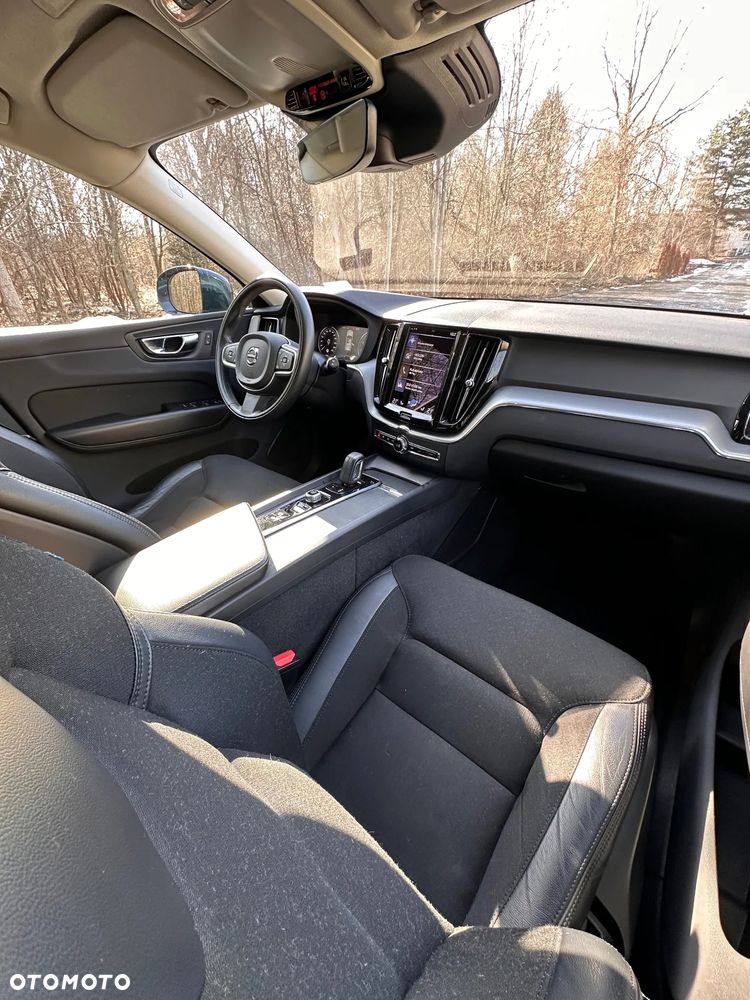Volvo XC 60 B4 B Momentum Pro - 10
