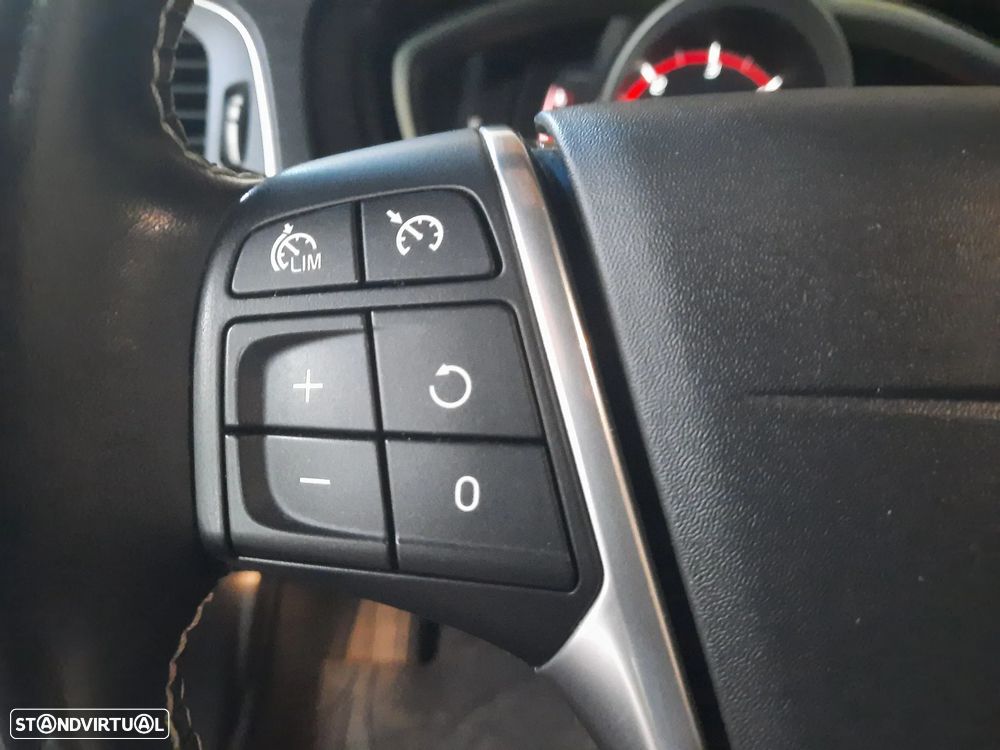 Volvo V40 D2 Geartronic RDesign - 32