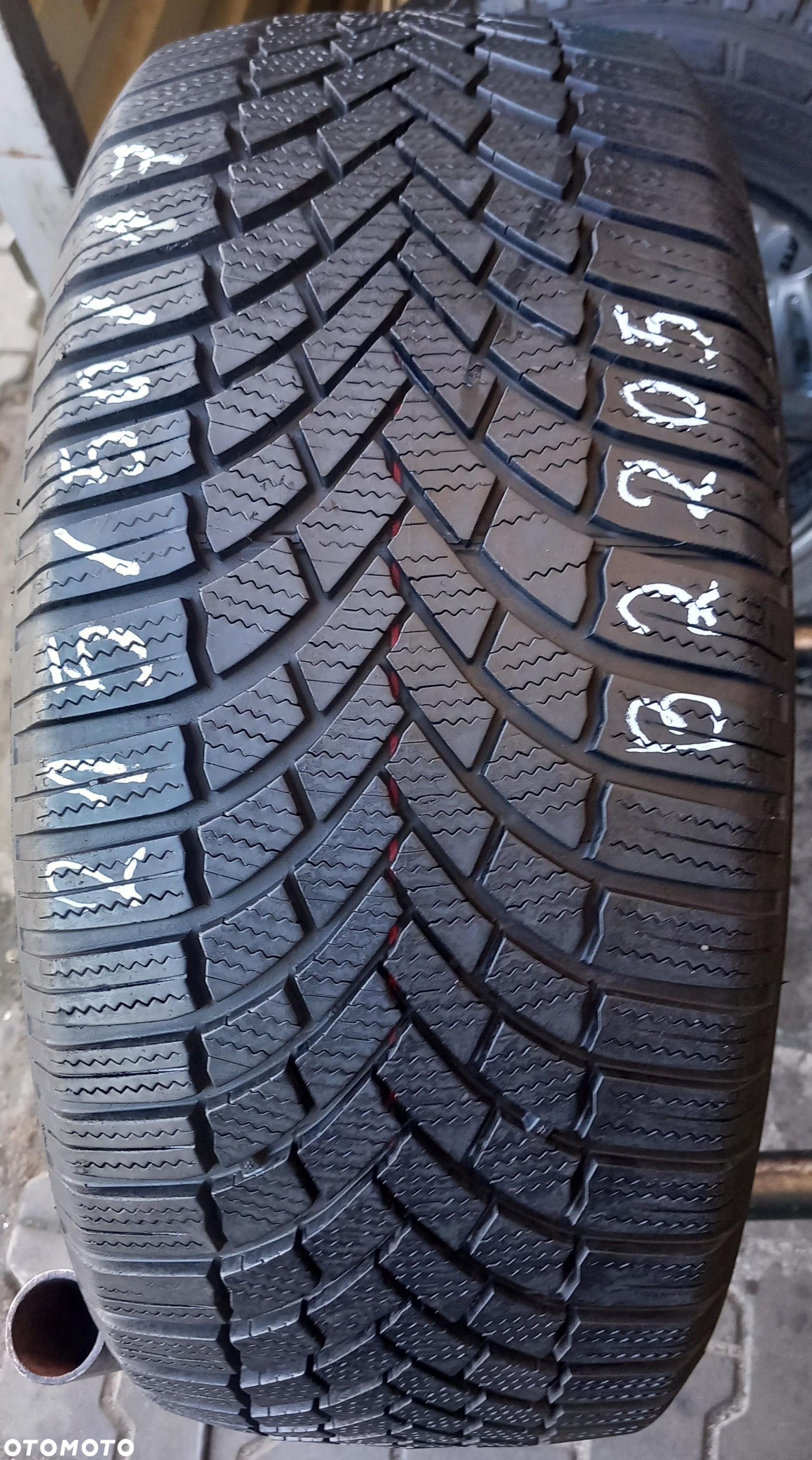 215/50/17 Bridgestone Blizzak LM005 95V - 1