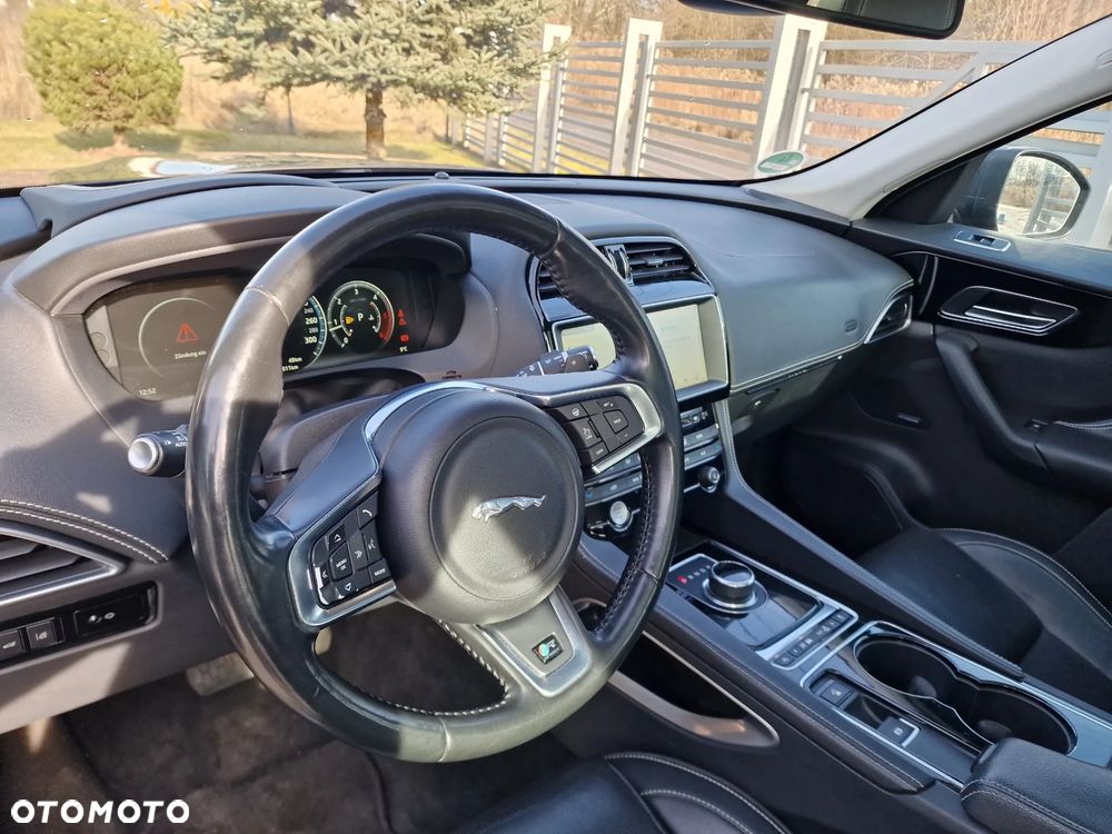 Jaguar F-Pace 20d AWD R-Sport - 13