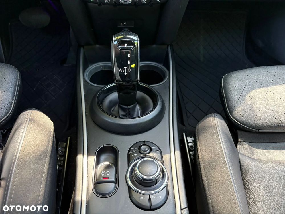MINI Countryman Cooper S All4 Essential Trim - 25