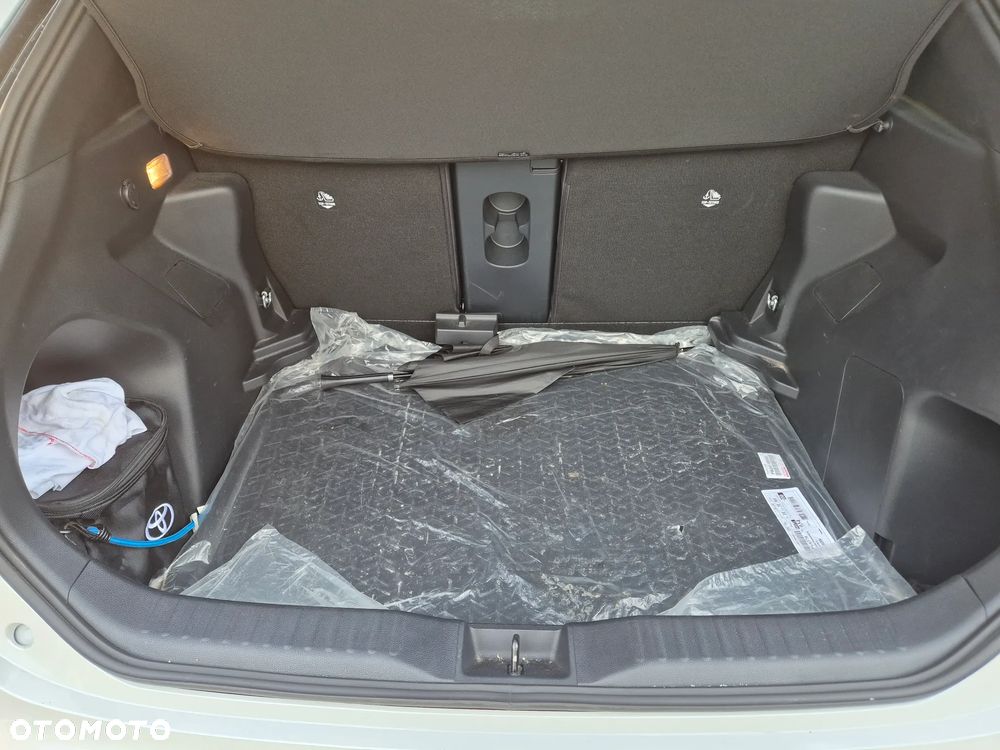 Toyota Yaris Cross - 18
