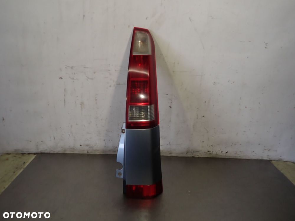 LAMPA PRAWA TYLNA OPEL MERIVA A 13130028 - 1