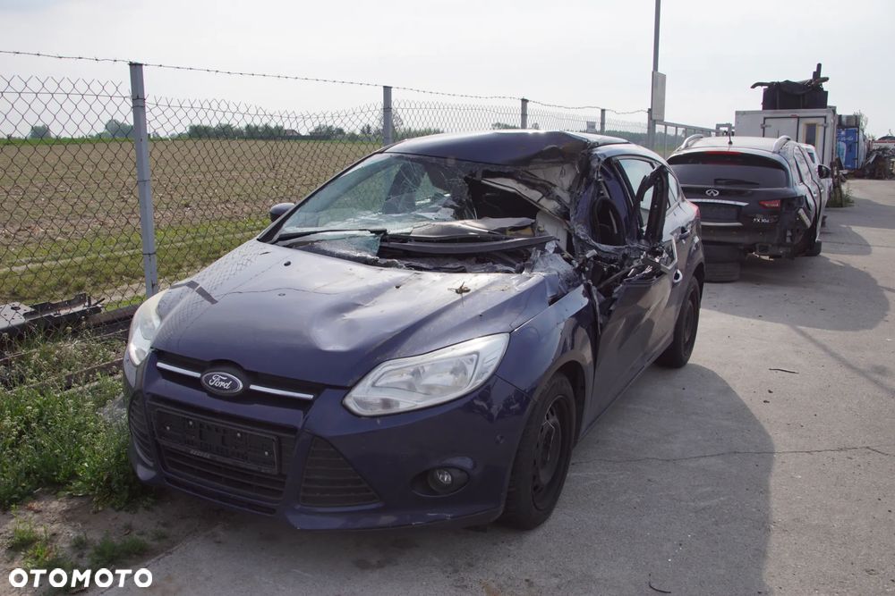 Auto na części - Ford Focus MK3 2.0 TDCI 140 KM UFDB MMT6 DYB 2011R Silnik Skrzynia Drzwi Błotnik Klapa Zderzak Lampa Klamka Szyba Lusterko Deska Kokpit Sterownik Moduł Czujnik Licznik Wyświetlacz Panel Kierownica - 1